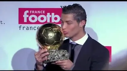 ویدئو: ۱۷ سال از اولین توپ طلای رونالدو گذشت