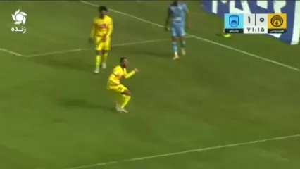 گل اول فجر سپاسی توسط ارسلان مطهری در دقیقه 72 / فجر سپاسی 1 - چادرملو 1