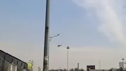 فرود یک هلیکوپتر در میدان آزادی تهران