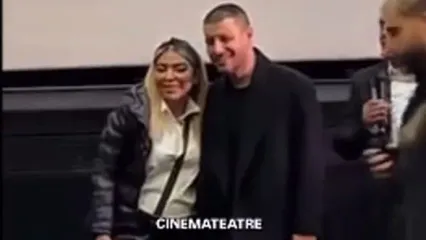 هوادار خانم جواد عزتی از دیدنش ذوق‌زده شد