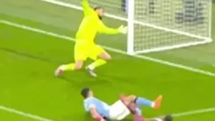 ویدئو: فداکاری دیدنی دوناروما روی خط دروازه