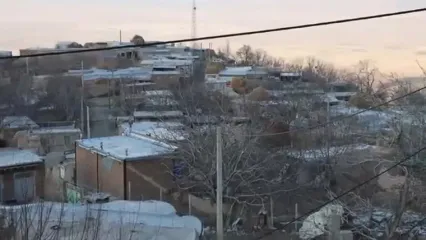 غذای روستایی در ایران؛ پخت خوراک بادمجان در هوای برفی روستا