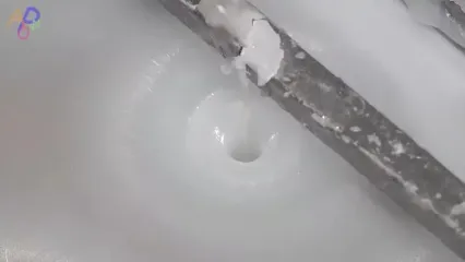 فرآیند تولید انبوه شمع های بزرگ در کارخانه ای در کره جنوبی