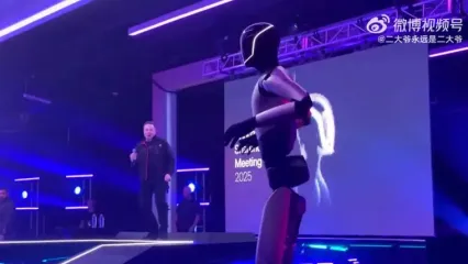 رقص هماهنگ ایلان ماسک و اپتیموس؛ آینده ربات‌ های انسان‌ نما