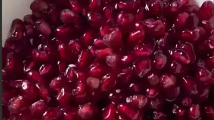 تمیزترین روش دون کردن انار شب یلدا