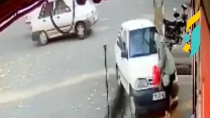 پراید زنی را در پیاده رو درو کرد و داخل کفاشی رفت!