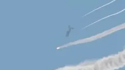 فرار باورنکردنی جنگنده سوخو از موشک ها