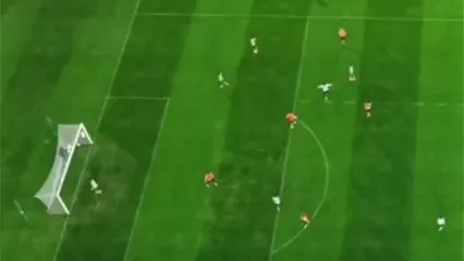 ببینید؛ فیلم گل قیچی برگردون فرهاد مجیدی در تمرینات البطائح در ۴۹ سالگی !