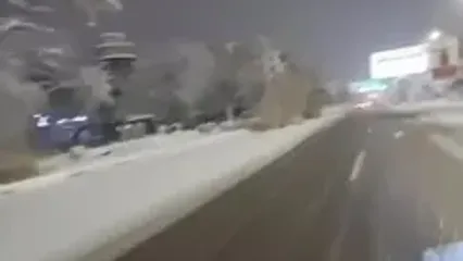 ببینید؛ سقوط درخت‌ها زیر بار سنگین برف؛ هوای برفی شهر را ببینید