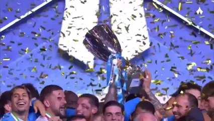 ویدئو: اهدای سوپرجام ایتالیا به ناپولی