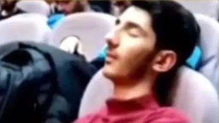 خواب عمیق یک دانشجو وسط سخنرانی جلیلی