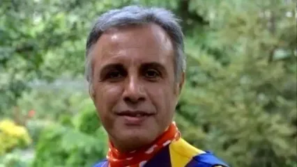 علی فروتن: زیر آب زنی هم آدابی داره .../ خواستی این کارو کنی یاد روزایی که کم آوردی و اون پشتت دراومد هم باش .../ کاش همه یه جو معرفت داشتند! ....