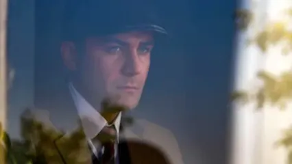 تعجب یک کارگردان از قد منصور سریال بامداد خمار