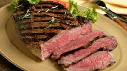 ویدئو حیرت‌انگیز از سرو استیک 5 میلیاردی در یک رستوران!