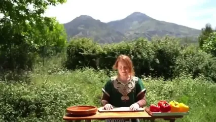 غذای روستایی در مراکش؛ چیدن گل های بابونه وحشی و کباب کردن ران بره در تنور