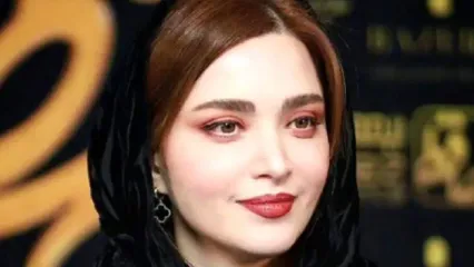 تیپ قرمز و یلدایی بهنوش طباطبایی در اولین روز زمستان