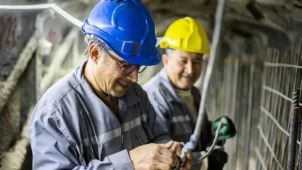 تشریح جزئیات محاسبه مالیات مشاغل در سال 1404 / چرا آهن فروش و بلاگر مالیات یکسان نمی‌ دهند؟