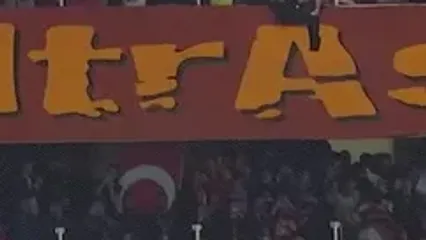 ویدئو: گل ایکاردی در میان آواز هواداران گالاتاسرای