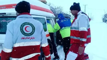 نجات گردشگر گرفتار در کوهستان‌های تکاب پس از 5 ساعت عملیات نفس‌گیر هلال‌احمر