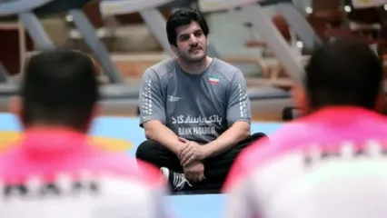 یک استادیوم به افتخار رسول خادم ایستادند