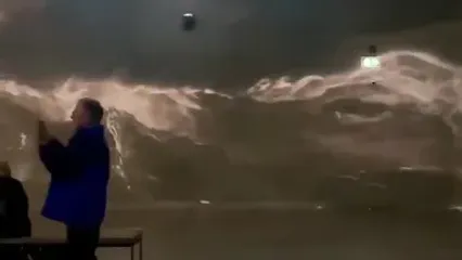 به تصویر کشیدن طوفان سهمگین دریا در نمایشگاه لندن