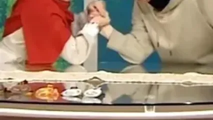 ببینید؛ مسابقه مچ‌اندازی مجری خانم صداوسیما روی آنتن زنده