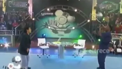 ویدئو: پاسکاری دو پادشاه در برنامه تلویزیونی!