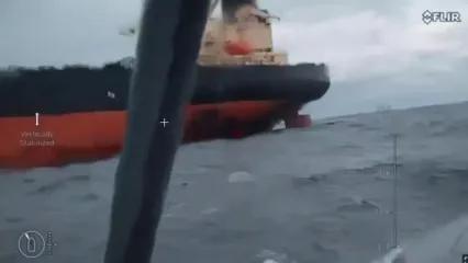 صحنه های عجیب از لحظه حمله پهپادها به نفتکش روسیه