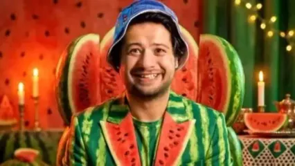 یلدای به یادماندنی با نعیمه نظام دوست، لیلا اوتادی، علی صادقی و طناز ترین های سینمای ایران به یمن یلدا و آجیلش، انار سرخ و هندوانه شیرینش