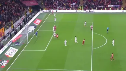 ویدئو: ویکتور اوسیمن با ضربه قیچی برگردان در دقیقه 92 ناجی گالاتاسرای شد