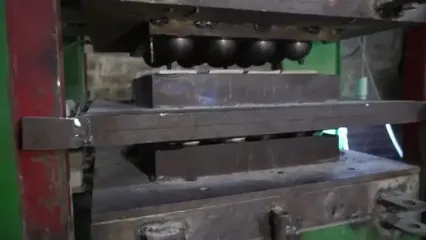 فرآیند دیدنی تولید انبوه توپ تنیس در کارگاهی در پاکستان