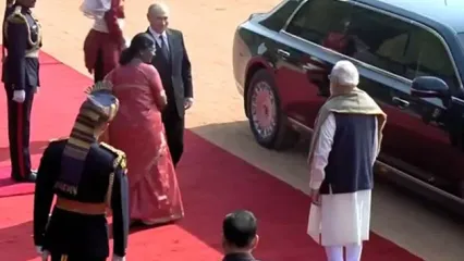 لحظه پربازخورد ورود پوتین به کاخ ریاست‌جمهوری هند