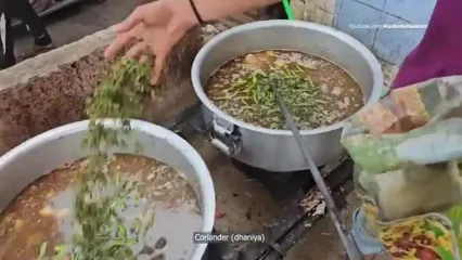 غذای خیابانی در پاکستان؛ پخت نخود پلوی پرطرفدار در کراچی