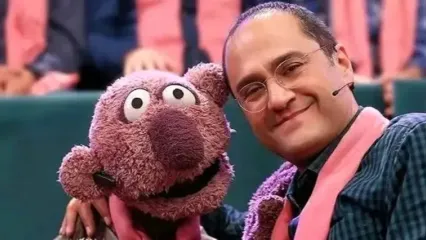 فیلم آواز هنرمندانه / پشت صحنه هله دان خوندن جناب خان اینجوریه یه عروسک انقد عزیز شده ...