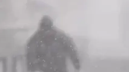 بارش سنگین برف و اختلال در حمل‌ونقل تورنتو کانادا