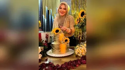 تولد بهاره رهنما با تم پاییزی در یک کافه شیک