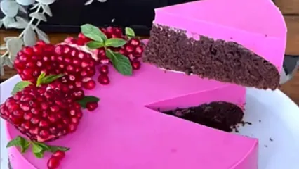 دیگه برای یلدا دسر تکراری درست نکن / ترکیب کیک شکلاتی با موس انار