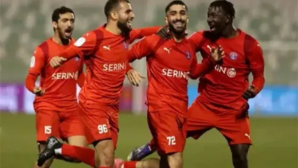 گل عجیب و خنده‌دار تیم پژمان منتظری در لیگ قطر