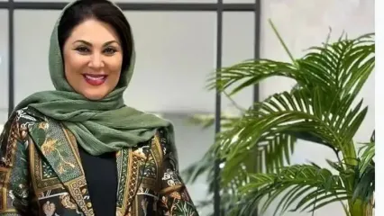 نگاهی به دکوراسیون منزل لاله اسکندری/ سلیقه بی نظیر لاله اسکندری، بازیگر بامداد خمار در چینش منزلش؛ از بوفه ای پر از دکوری های چینی و مبلمان راحتی خوشرنگ