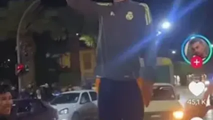 ویدئو: تقلید خنده‌دار هوادار الجزایری از «پاتریس لومومبای» کنگو