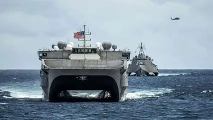 ناو آبراهام لینکلن به دریای عرب رسید