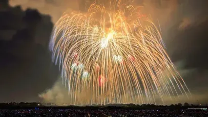 اجرای زیبای مراسم شروع سال نو میلادی در تایلند با پهپادهای نورانی