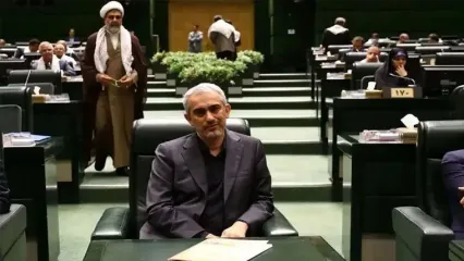 وزیر اقتصاد: منابع اشتغالزایی به شکل مساوی در استان ها تقسیم شده است/ رویکرد وزارت اقتصاد تغییر ترکیب منابع نظام بانکی است