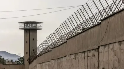 خودکشی نادر یاکوزا در سلول زندان / اعضای باندش 13 دختر تهرانی را به بهانه بدحجابی ربوده بودند