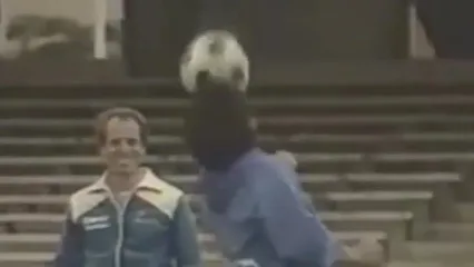 ویدئو خاطره‌انگیز: مهارت‌های شگفت انگیز مارادونای افسانه‌ای