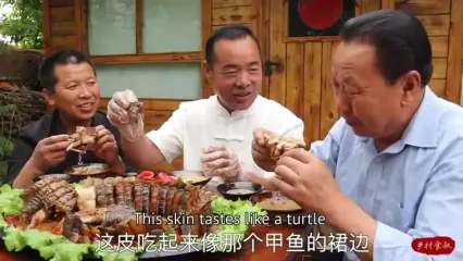 غذای روستایی در چین؛ پخت یک غذای عجیب با دم کروکودیل