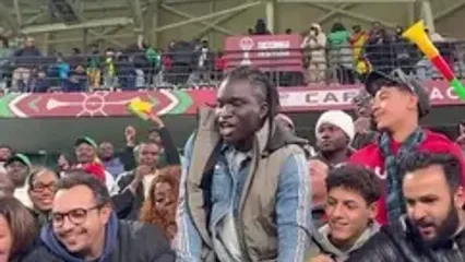 ویدئو: وقتی هوادار کامرونی سراز پا نمی شناسد