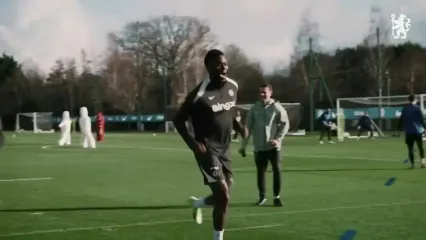 ویدئو: شلاق روزنیور بر تن آبی‌های لندن پیش از نبرد با وستهام