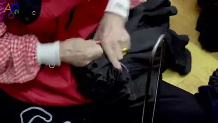 فرآیند دیدنی تولید انبوه جوراب در کارخانه ای در کره جنوبی