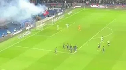 ویدئو: دزیره دوئه و رقصی که استادیوم را به آتش کشید